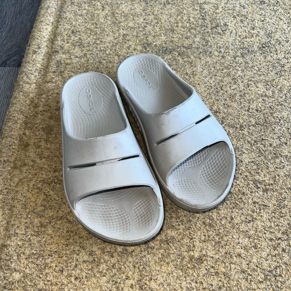 OOFOS Light Gray Slide Sandals - Picture 2 of 6